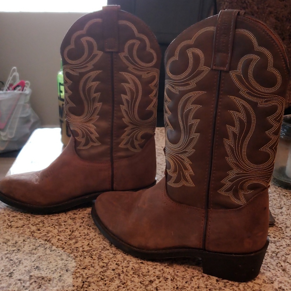 Guide Gear Cowboy boots (size 8 m)( size 10 w)